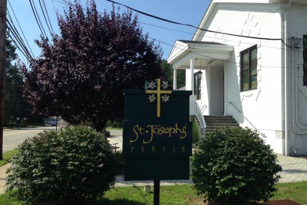 3stjosephsign15D39237E-5399-4FCC-8368-94790E365B4C.jpg